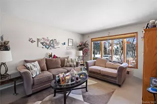 27 Elizabeth Dr, Bethpage, NY 11714 - Photo 4