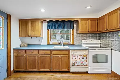 105 Lookout Drive, Sound Beach, NY 11789 - Photo 8