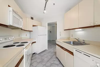 25 Rockledge Avenue #105W, White Plains, NY 10601 - Photo 8