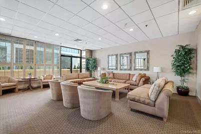 25 Rockledge Avenue #105W, White Plains, NY 10601 - Photo 32