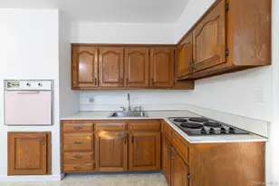 3 Exeter Rd, Patchogue, NY 11772 - Photo 4