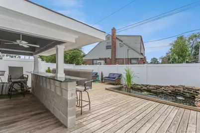 562 Bernice Road, Franklin Square, NY 11010 - Photo 34