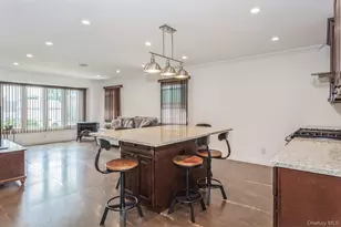 562 Bernice Rd, Franklin Square, NY 11010 - Photo 10