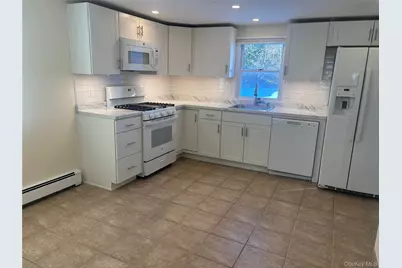 215 Lakewood Street E, Patchogue, NY 11772 - Photo 4