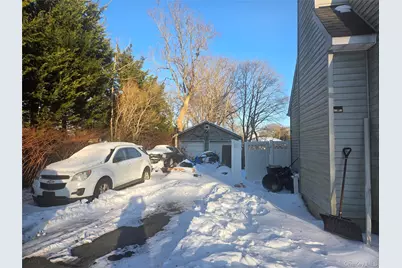 2525 Locust Avenue, Ronkonkoma, NY 11779 - Photo 2