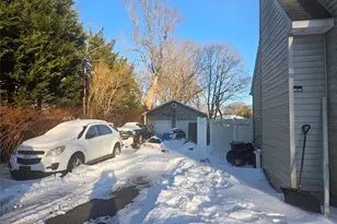 2525 Locust Ave, Ronkonkoma, NY 11779 - Photo 2