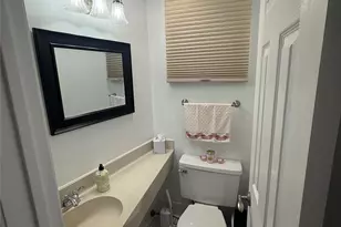 211 Treetop Cir, Nanuet, NY 10954 - Photo 16