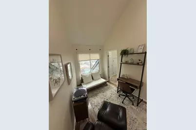 211 Treetop Circle, Nanuet, NY 10954 - Photo 8