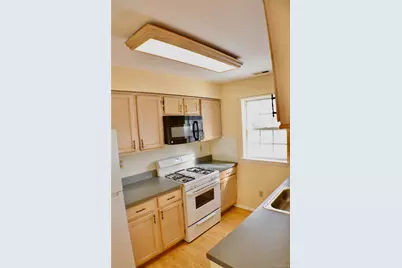 305 Gazebo Court, New Windsor, NY 12553 - Photo 4