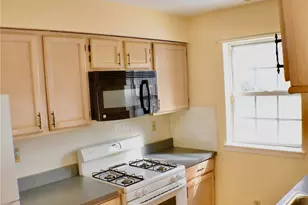 305 Gazebo Ct, New Windsor, NY 12553 - Photo 4