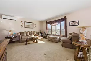 613 Smith Pl, Oceanside, NY 11572 - Photo 6