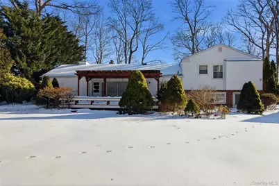 83 Woodlawn Avenue, East Moriches, NY 11940 - Photo 38