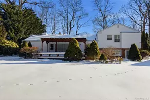 83 Woodlawn Ave, East Moriches, NY 11940 - Photo 38