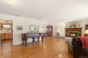 83 Woodlawn Ave, East Moriches, NY 11940 - Photo 8