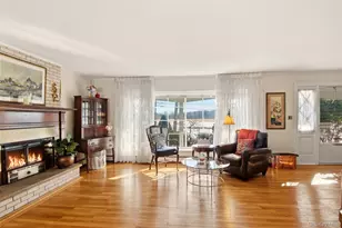 83 Woodlawn Ave, East Moriches, NY 11940 - Photo 6