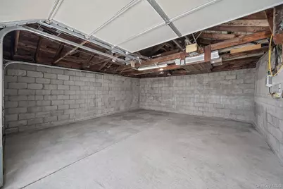 924 S 4th Street, Lindenhurst, NY 11757 - Photo 26