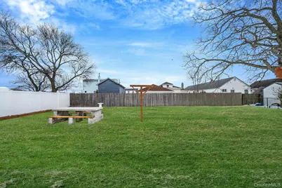 924 S 4th Street, Lindenhurst, NY 11757 - Photo 6
