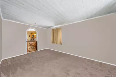 924 S 4th Street, Lindenhurst, NY 11757 - Photo 10