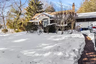 43 Lewis Court, Huntington Station, NY 11746 - Photo 2