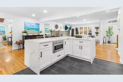 43 Lewis Court, Huntington Station, NY 11746 - Photo 12