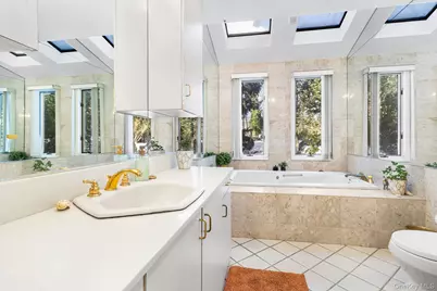 43 Lewis Court, Huntington Station, NY 11746 - Photo 24