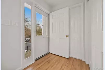 11 Pondview Close, Chappaqua, NY 10514 - Photo 2