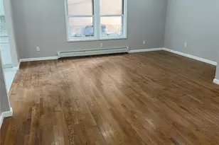 13-56 Eggert Pl, Far Rockaway, NY 11691 - Photo 2