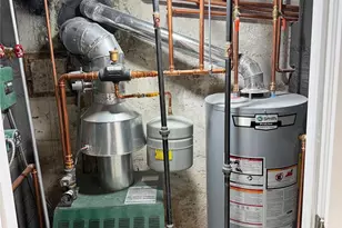 13-56 Eggert Pl, Far Rockaway, NY 11691 - Photo 24