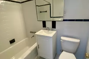 164-20 Highland Ave, Jamaica, NY 11432 - Photo 20