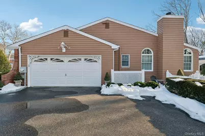 48 Neil Drive, Farmingville, NY 11738 - Photo 4