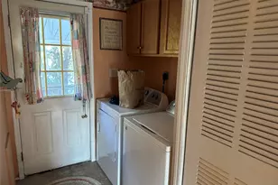 1661 Old Country Rd, Riverhead, NY 11901 - Photo 10