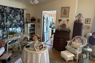 1661 Old Country Rd, Riverhead, NY 11901 - Photo 6