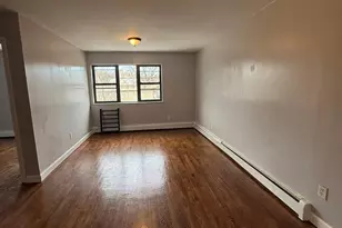 106-12 156th St, Jamaica, NY 11433 - Photo 4