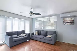 23 Frank St, Brentwood, NY 11717 - Photo 4