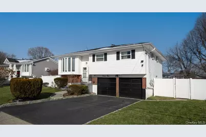 23 Frank Street, Brentwood, NY 11717 - Photo 2