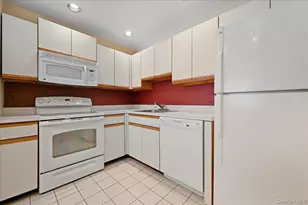 964 Skyline Dr, Coram, NY 11727 - Photo 12