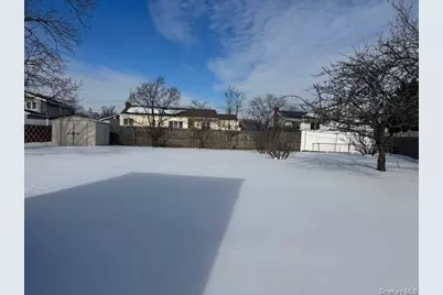 344 Rose Street, Massapequa Park, NY 11762 - Photo 16