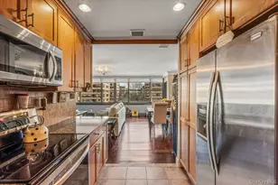 7-15 162nd St, Whitestone, NY 11357 - Photo 8