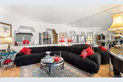 890 Thompson Drive, Bay Shore, NY 11706 - Photo 4