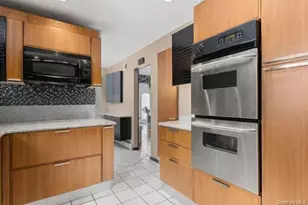 890 Thompson Dr, Bay Shore, NY 11706 - Photo 6