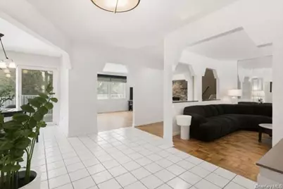 890 Thompson Drive, Bay Shore, NY 11706 - Photo 2