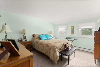 890 Thompson Drive, Bay Shore, NY 11706 - Photo 16