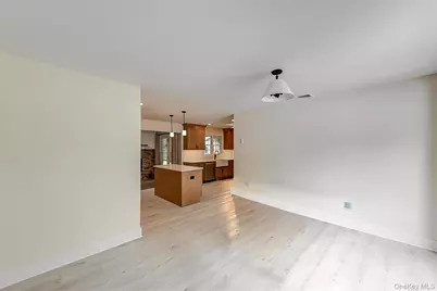 5 Breslau Street, Bay Shore, NY 11706 - Photo 4