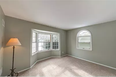 5 Breslau Street, Bay Shore, NY 11706 - Photo 14