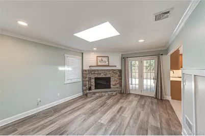 5 Breslau Street, Bay Shore, NY 11706 - Photo 10