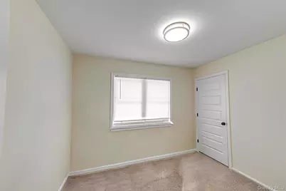 5 Breslau Street, Bay Shore, NY 11706 - Photo 16