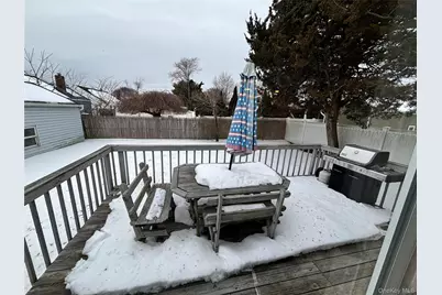 355 Pinelawn Avenue, Copiague, NY 11726 - Photo 16