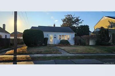 355 Pinelawn Avenue, Copiague, NY 11726 - Photo 1