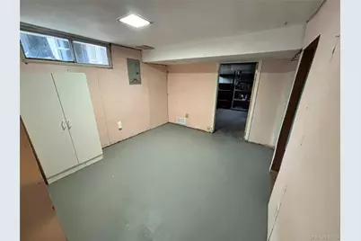 355 Pinelawn Avenue, Copiague, NY 11726 - Photo 12