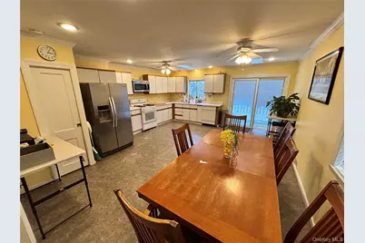 355 Pinelawn Avenue, Copiague, NY 11726 - Photo 4